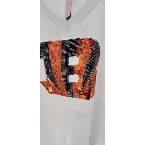 Cuce White Cincinnati Bengals Sequin Sleeve V-Neck Pullover Sweatshirt NWT - Picture 3 of 8